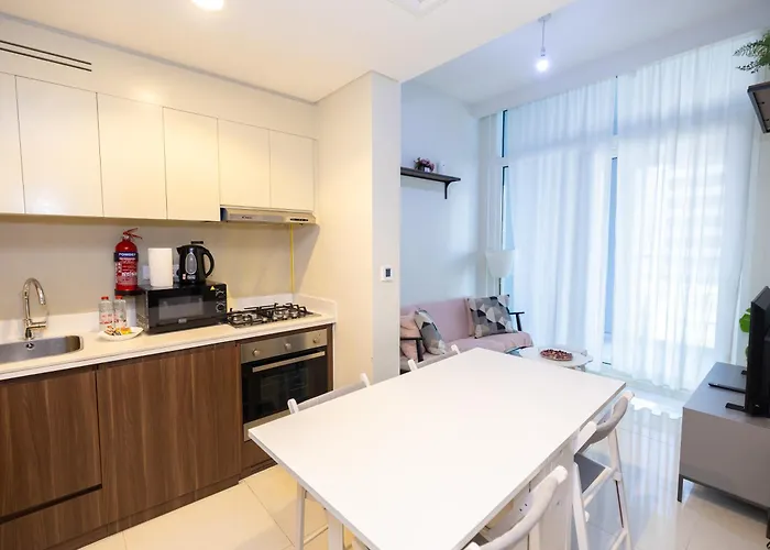 Cozy 1 Bedroom In Business Bay Dubai By Gp Holiday Homes